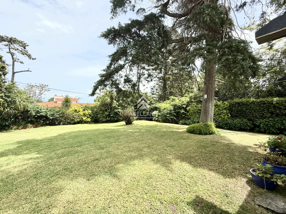 Casa ID.5680 - Alquiler temporal de casa de 3 dormitorios con gran parque en playa mansa, Punta del Este