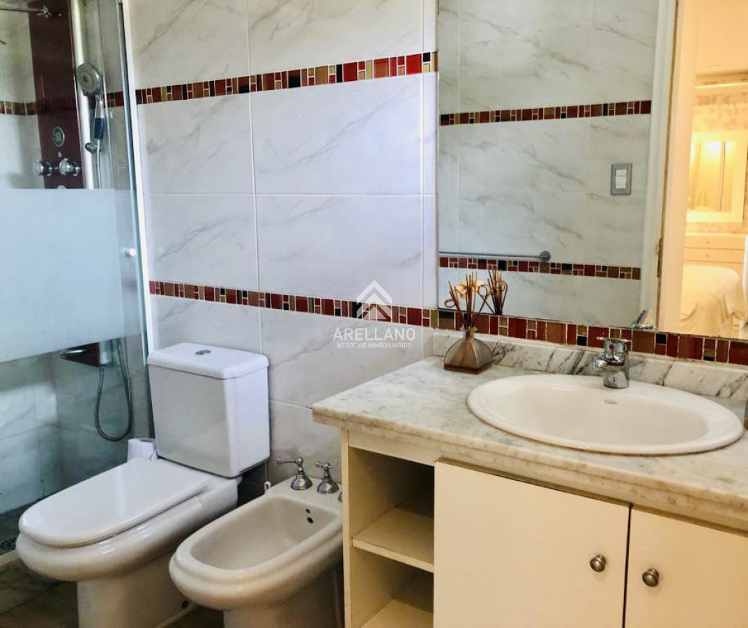 Casa ID.5328 - Alquiler temporario de casa con 3 Dormitorios con piscina y barbacoa en Jardines de Córdoba, Punta del Este