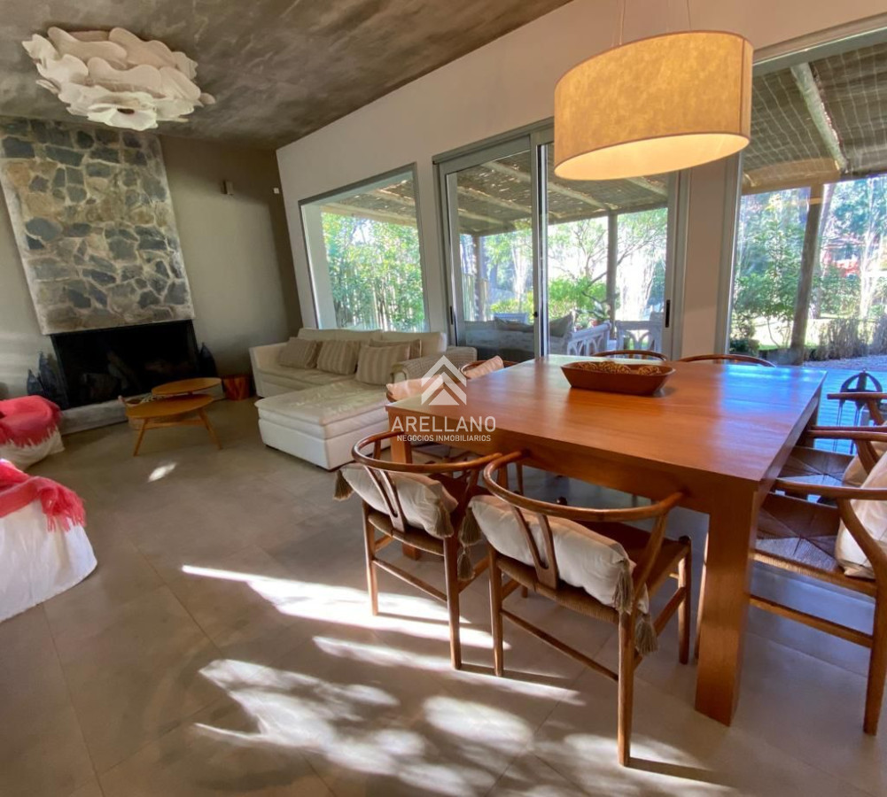 Casa ID.4267 - Venta y alquiler de maravillosa casa de 4 dormitorios en barrio privado, Playa Brava, Punta del Este