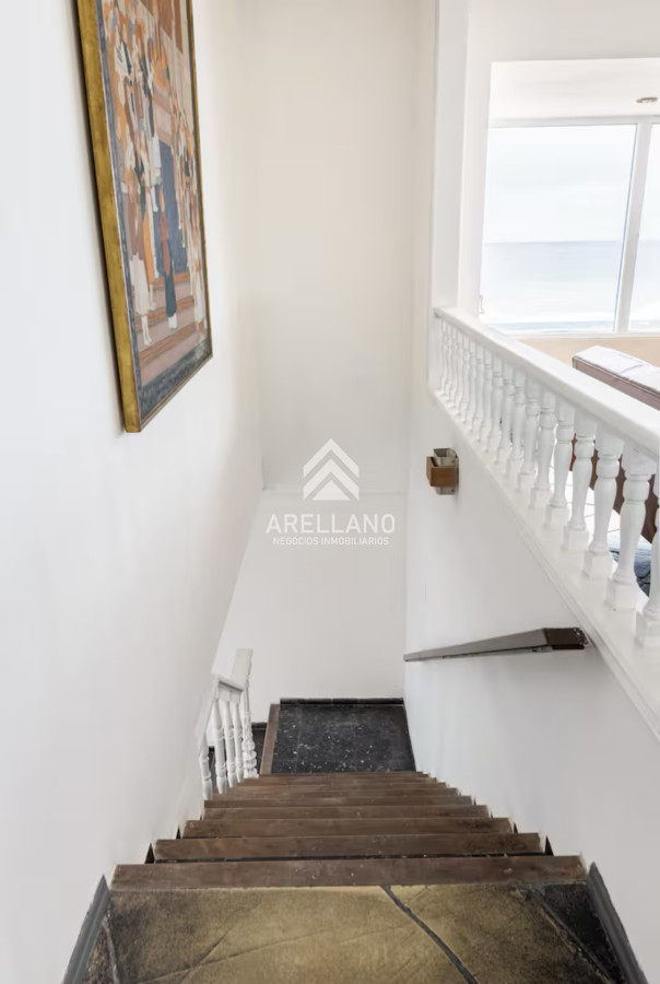 Casa ID.6588 - Gran Casa en Venta sobre el Mar de 5 Dormitorios y Dependencia en Península, Punta del Este