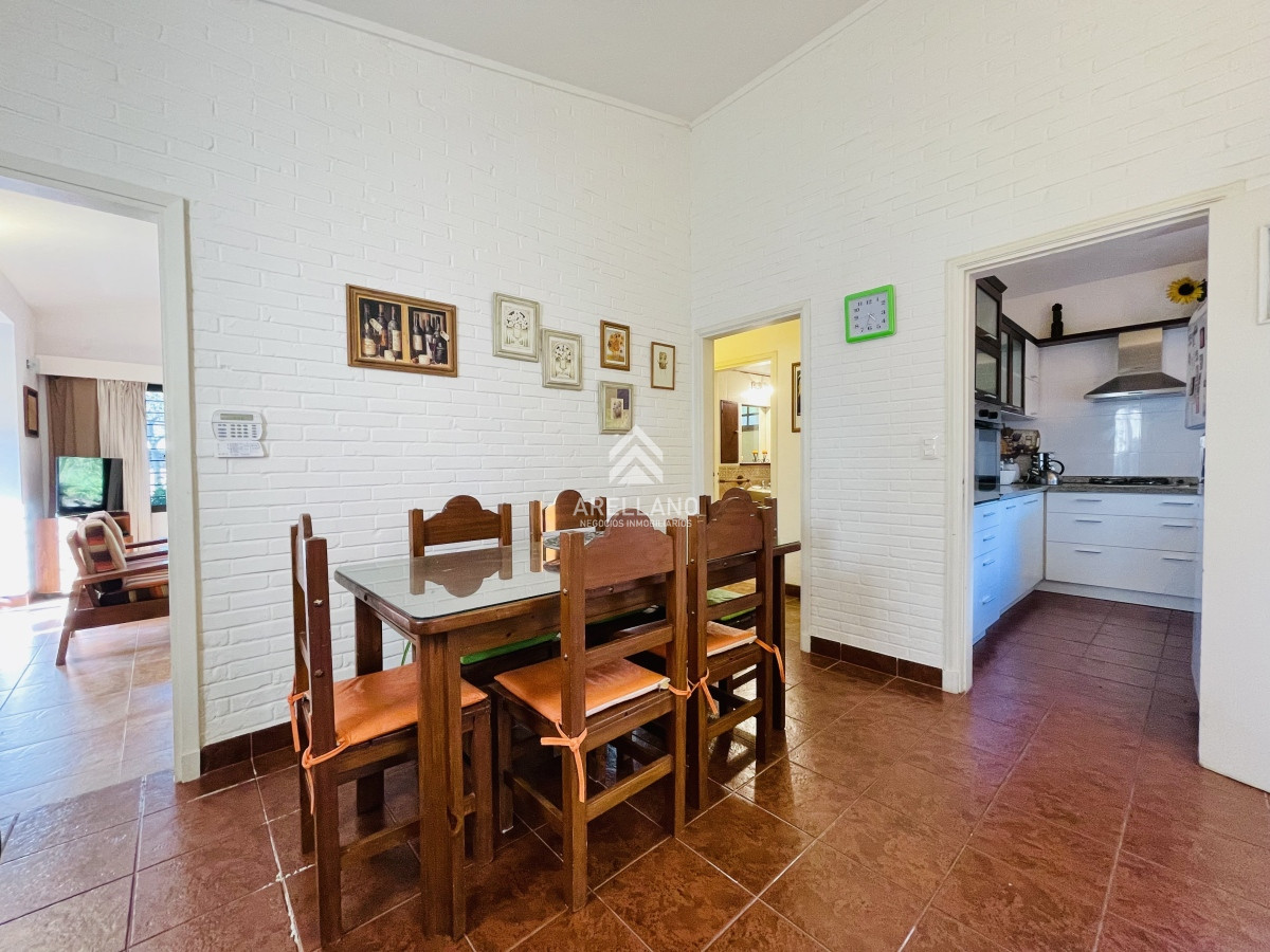 Casa ID.4992 - Casa de 3 Dormitorios, Piscina Climatizada y Parrillero en Playa Mansa, Punta del Este