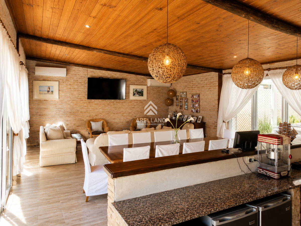 Casa ID.5377 - Venta Excelente Casa de 5 Dormitorios en Barrio Privado La Arbolada, Punta del Este