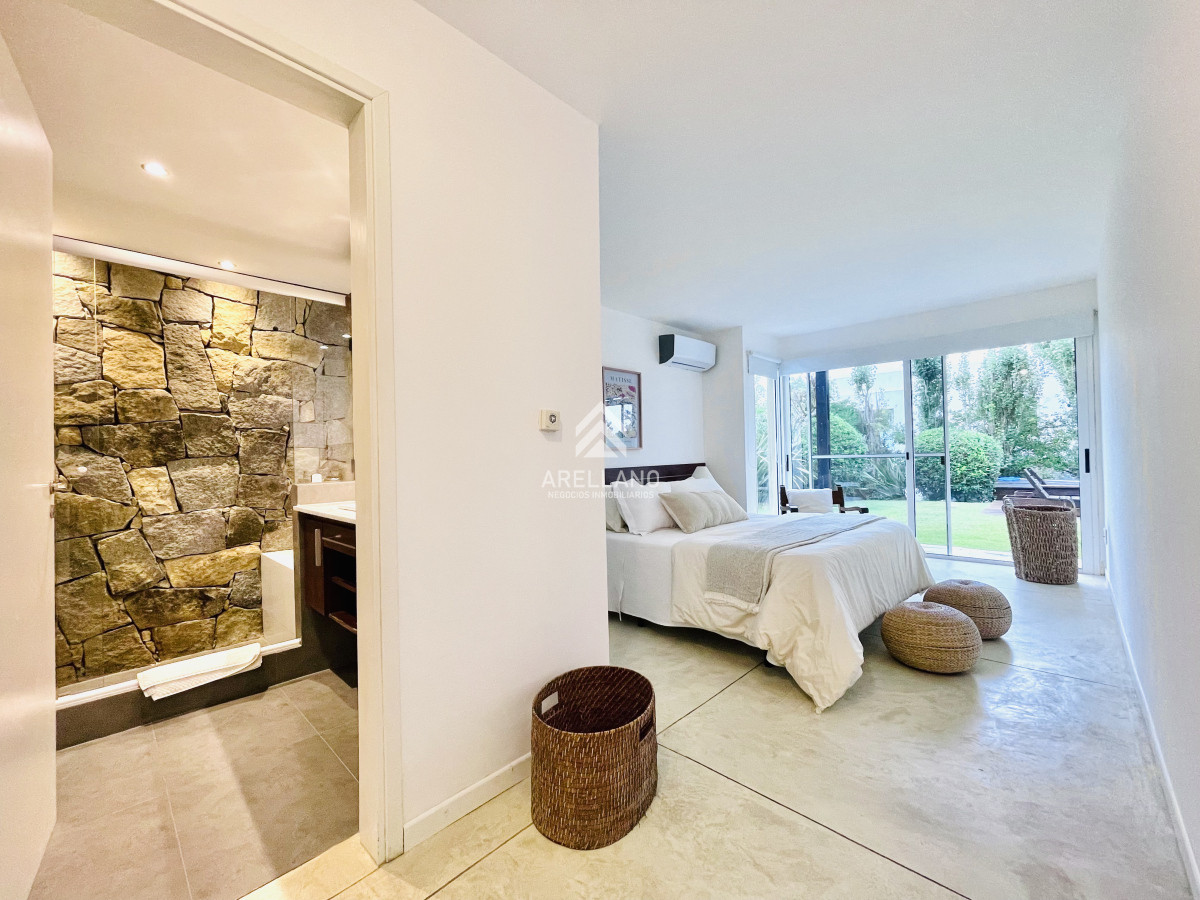 Casa ID.4880 - Excelente Casa de 5 Dormitorios en Manantiales, Punta del Este
