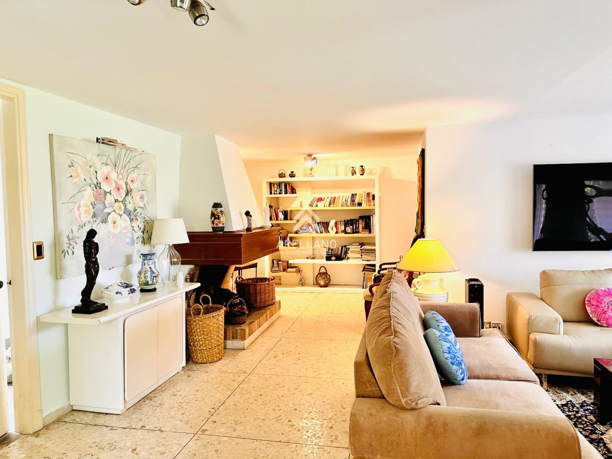 Casa ID.5680 - Alquiler temporal de casa de 3 dormitorios con gran parque en playa mansa, Punta del Este