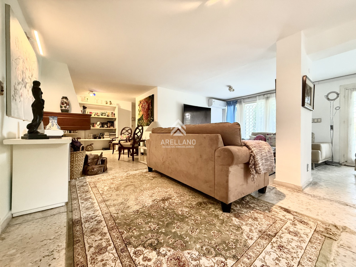 Casa ID.5680 - Alquiler temporal de casa de 3 dormitorios con gran parque en playa mansa, Punta del Este