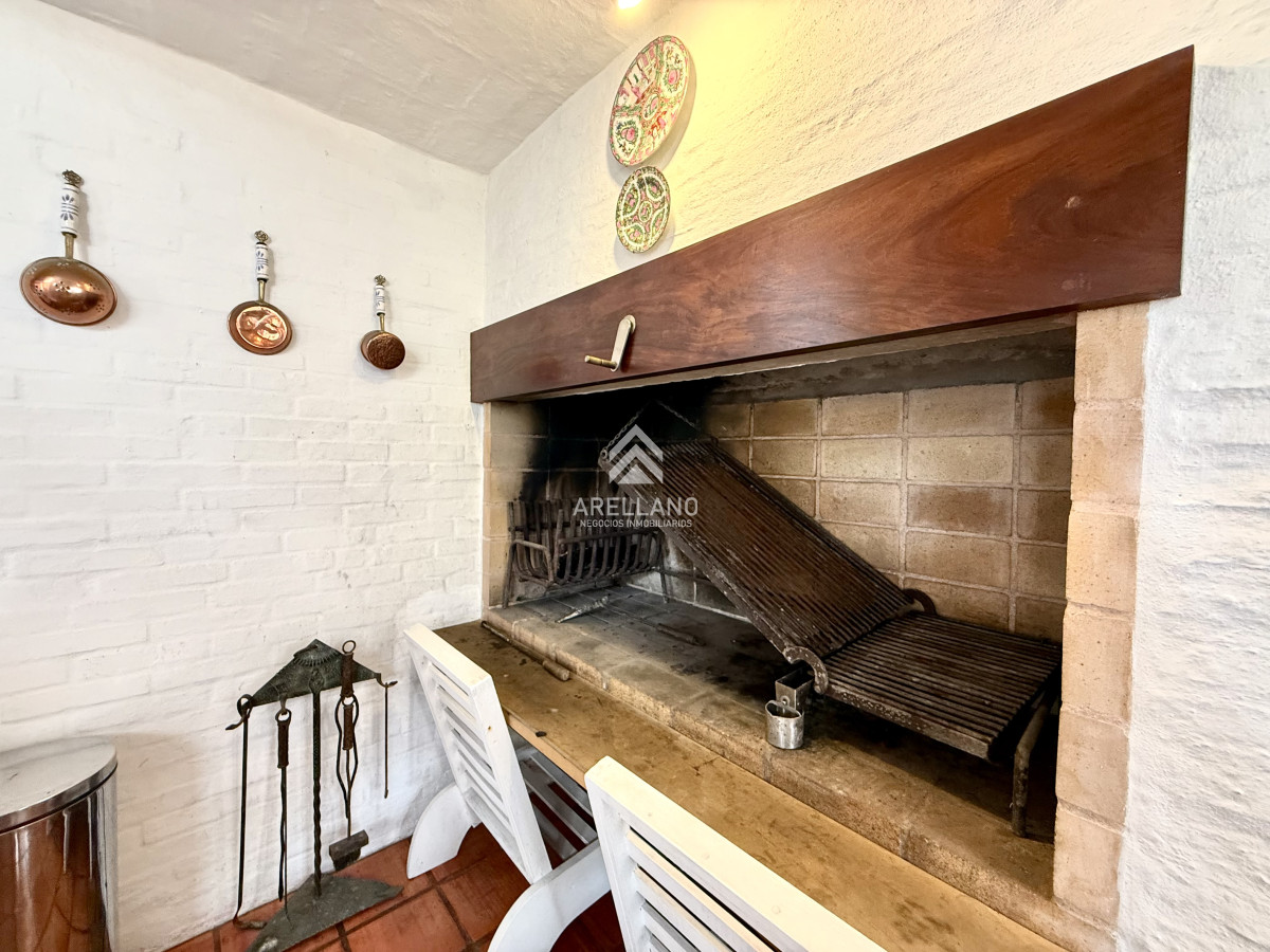 Casa ID.5680 - Alquiler temporal de casa de 3 dormitorios con gran parque en playa mansa, Punta del Este