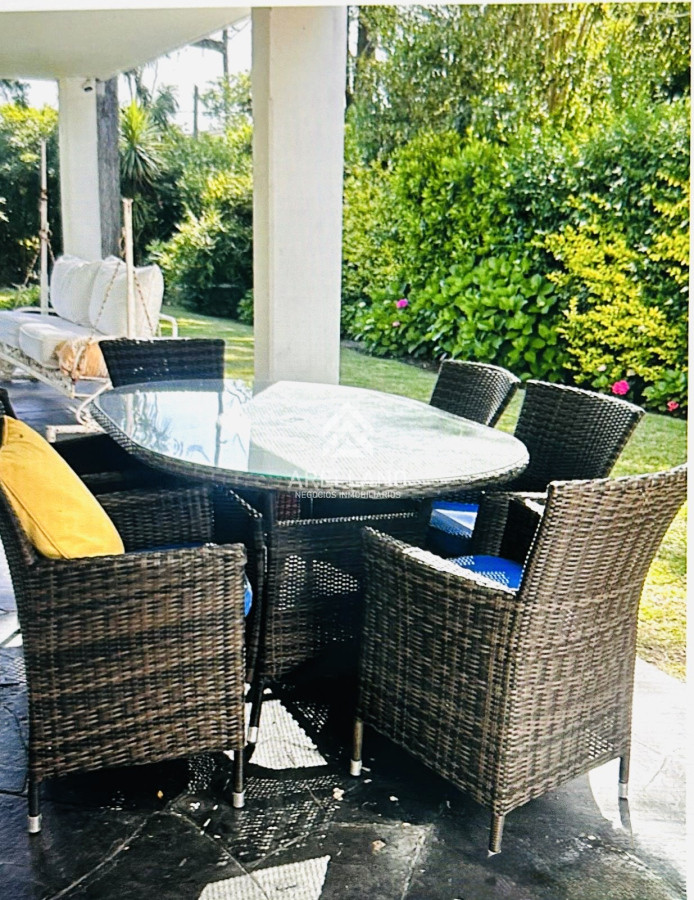 Casa ID.5680 - Alquiler temporal de casa de 3 dormitorios con gran parque en playa mansa, Punta del Este