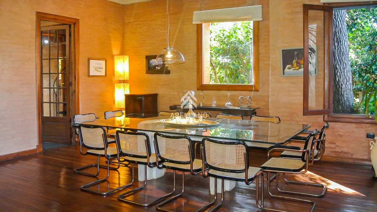 Casa ID.5467 - Excelente Casa de 5 Dormitorios, Piscina y Barbacoa en Barrio Privado, Punta del Este