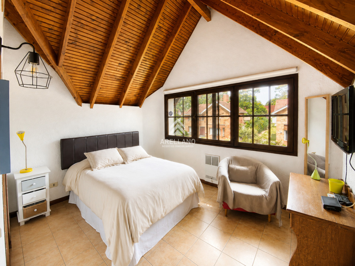 Casa ID.1298 - 5 Dormitorios y Piscina en Punta del Este - Lugano