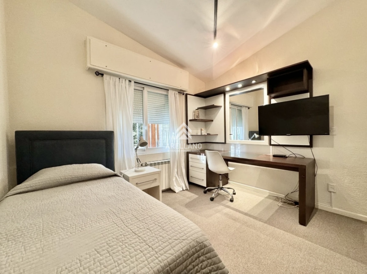 Casa ID.4987 - Moderna Casa de 4 Dormitorios en Playa Mansa a 150 metros del Mar