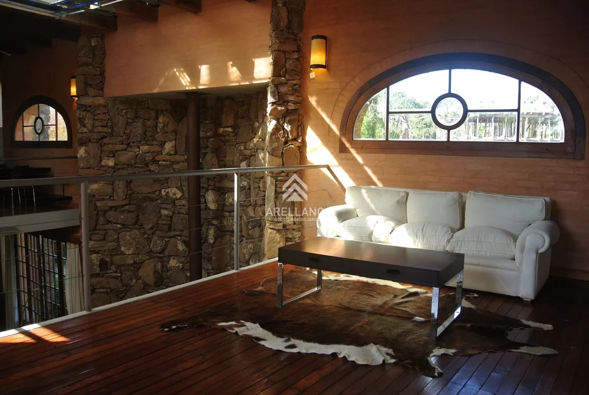 Casa ID.5467 - Excelente Casa de 5 Dormitorios, Piscina y Barbacoa en Barrio Privado, Punta del Este