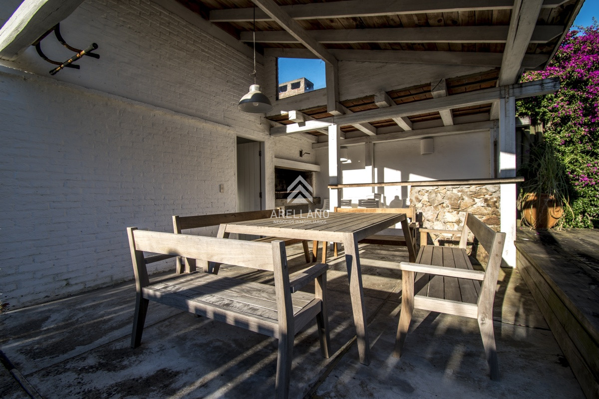 Casa ID.4582 - Excelente Casa de 4 Dormitorios con Piscina y Parrillero en Montoya, La Barra