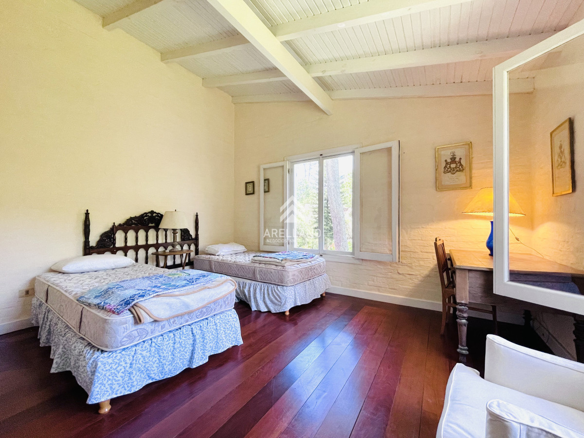 Casa ID.4021 - Alquiler temporada Casa de 4 Dormitorios en Playa Brava, Punta del Este