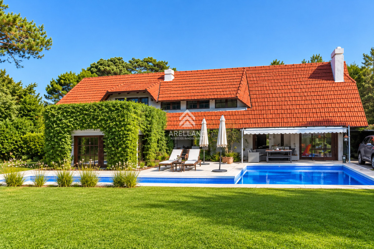 Casa ID.1298 - 5 Dormitorios y Piscina en Punta del Este - Lugano