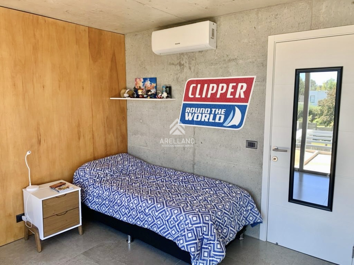 Casa ID.5385 - Alquiler de temporada Casa de 4 Dormitorios y Piscina Climatizada en Barrio Privado, Punta del Este