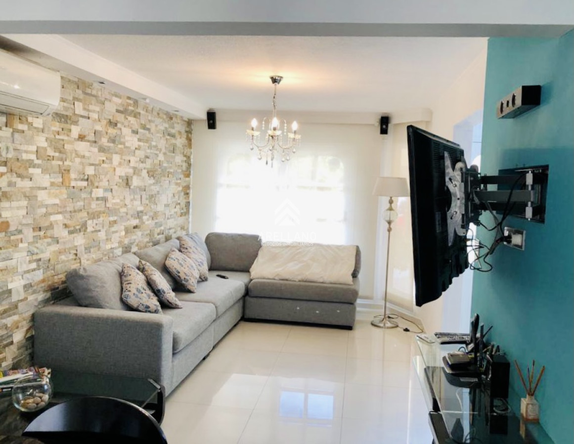 Casa ID.5328 - Alquiler temporario de casa con 3 Dormitorios con piscina y barbacoa en Jardines de Córdoba, Punta del Este