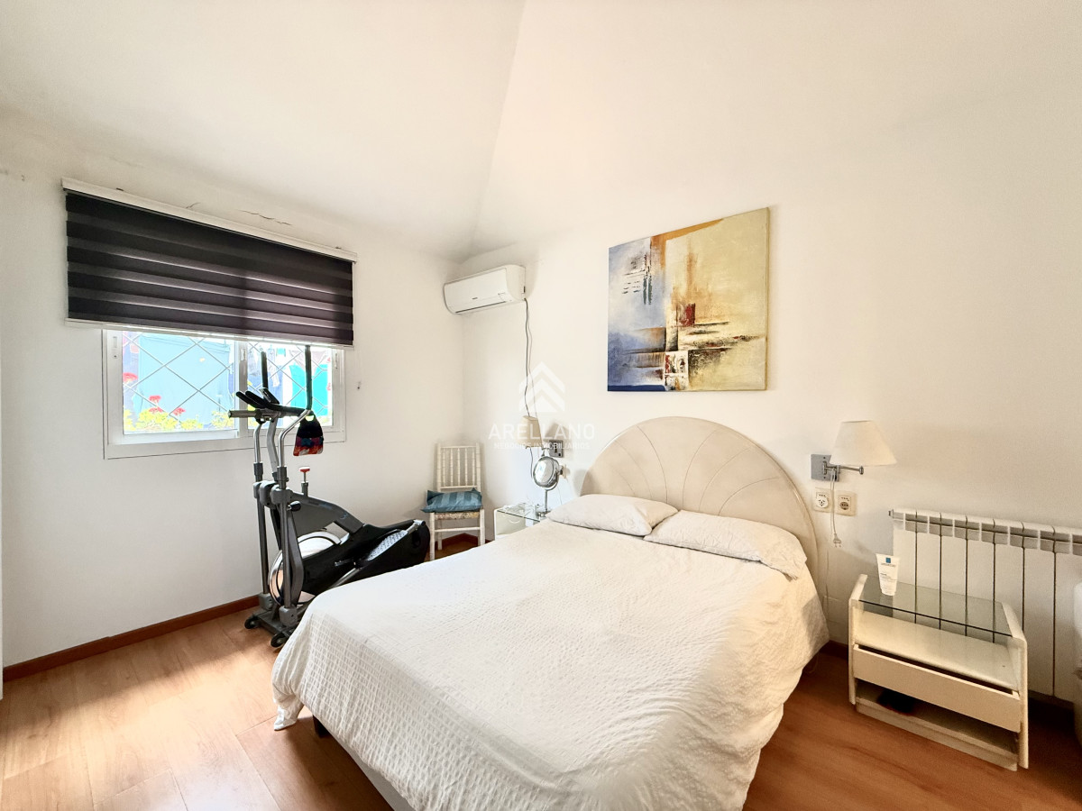 Casa ID.5680 - Alquiler temporal de casa de 3 dormitorios con gran parque en playa mansa, Punta del Este