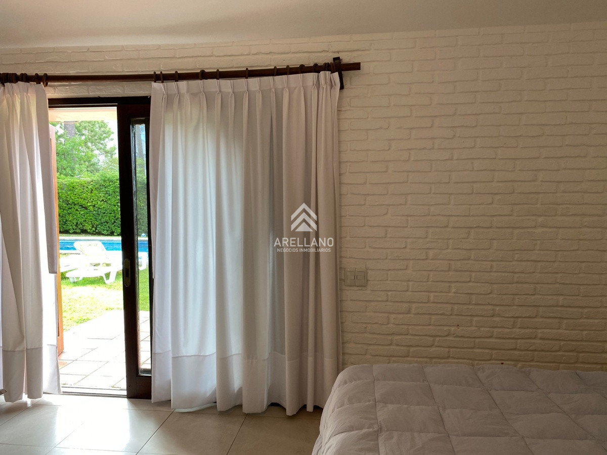 Casa ID.3878 - Alquiler temporario casa de 3 dormitorios con piscina en Barrio Lugano a pasos de Punta Shopping, Punta del Este