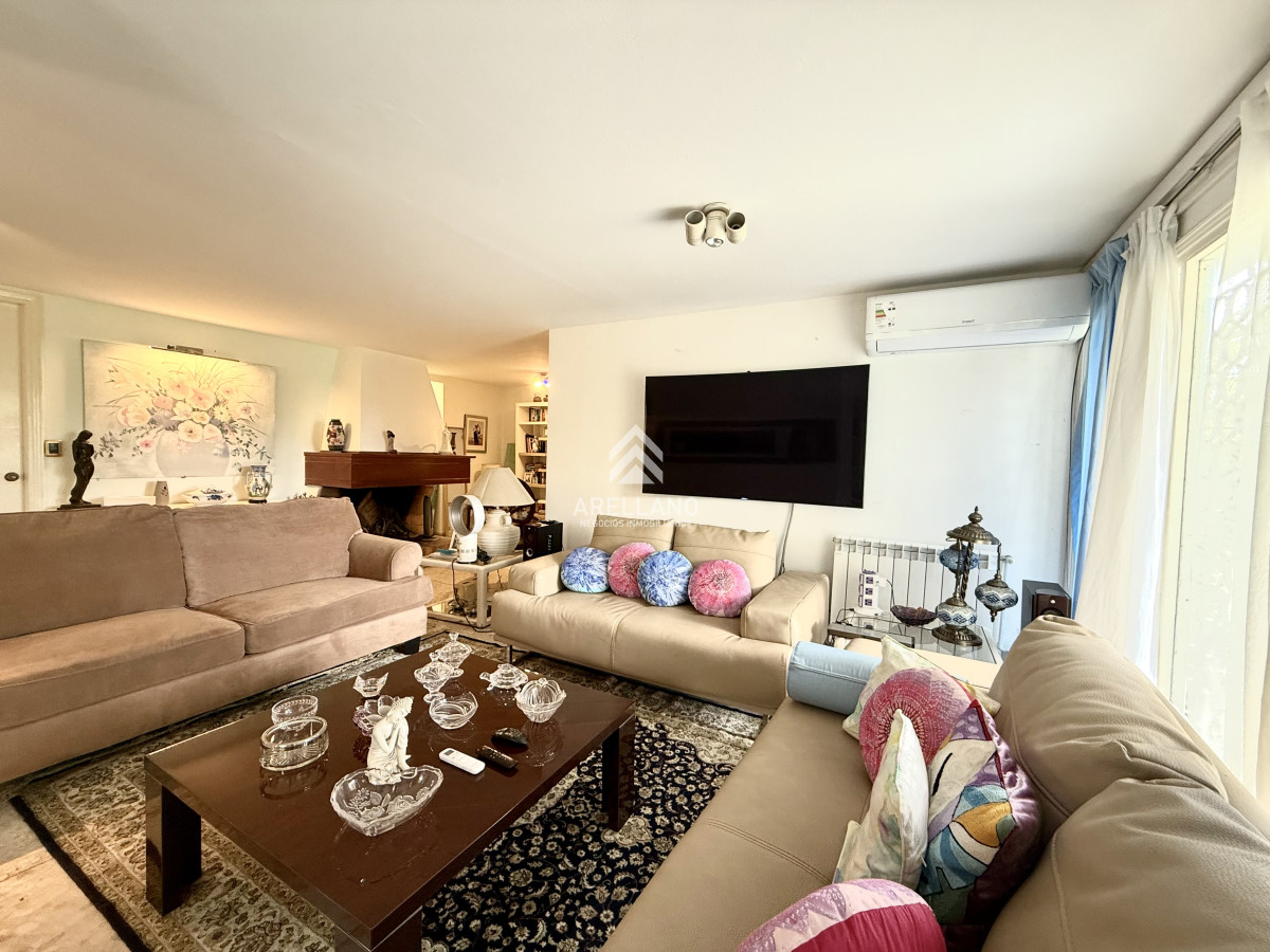 Casa ID.5680 - Alquiler temporal de casa de 3 dormitorios con gran parque en playa mansa, Punta del Este