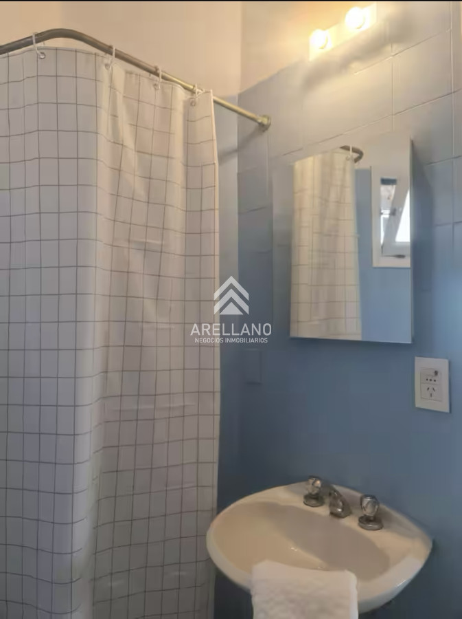 Casa ID.6588 - Gran Casa en Venta sobre el Mar de 5 Dormitorios y Dependencia en Península, Punta del Este