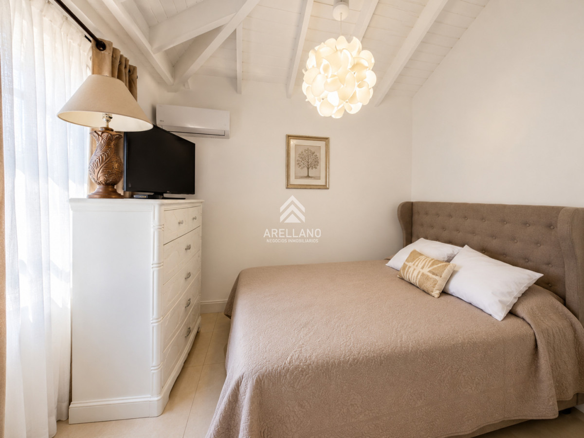 Casa ID.5377 - Venta Excelente Casa de 5 Dormitorios en Barrio Privado La Arbolada, Punta del Este