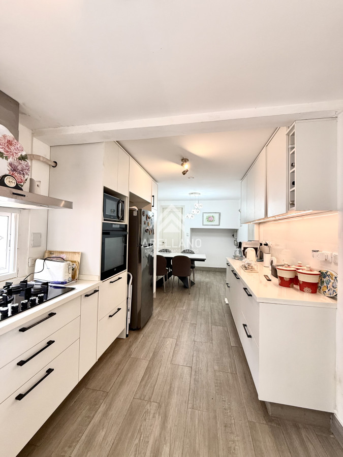 Casa ID.5680 - Alquiler temporal de casa de 3 dormitorios con gran parque en playa mansa, Punta del Este