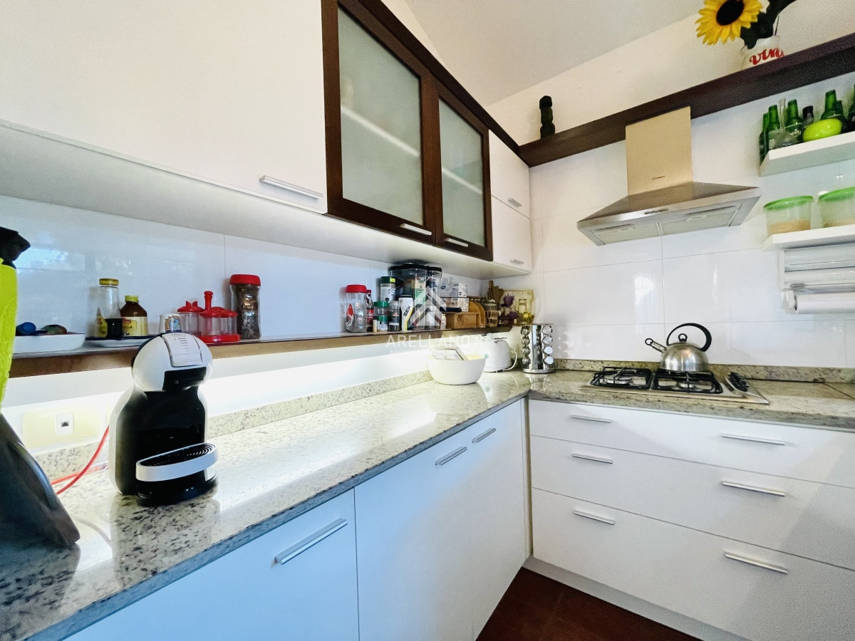 Casa ID.4992 - Casa de 3 Dormitorios, Piscina Climatizada y Parrillero en Playa Mansa, Punta del Este
