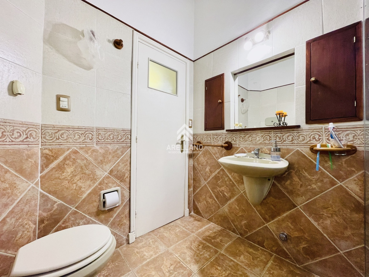 Casa ID.4992 - Casa de 3 Dormitorios, Piscina Climatizada y Parrillero en Playa Mansa, Punta del Este