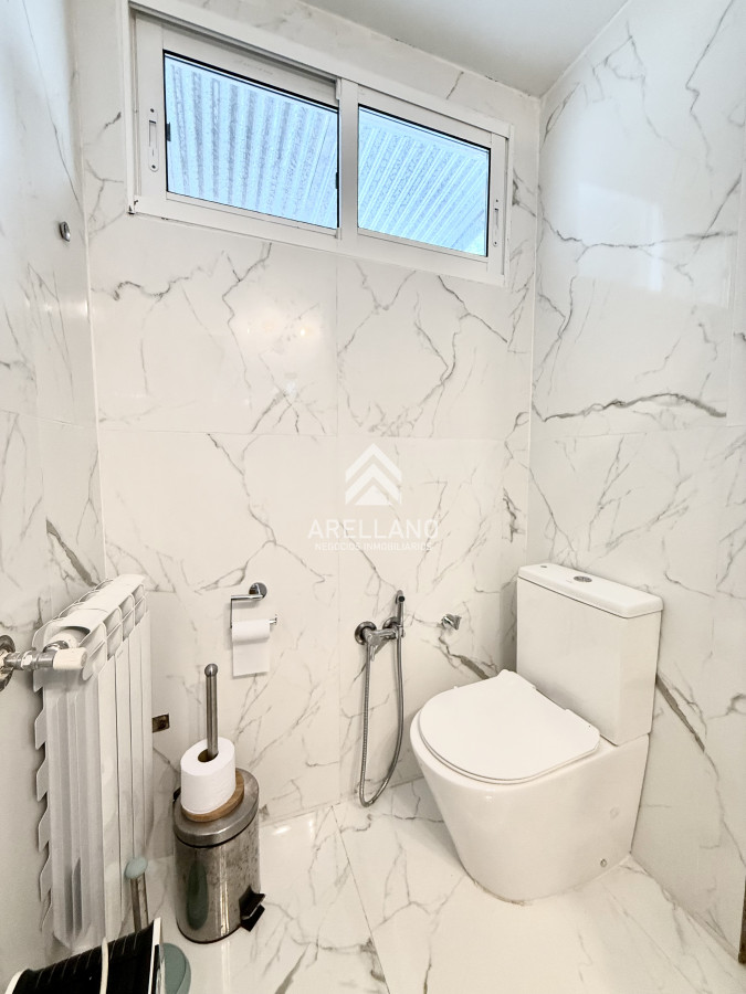 Casa ID.5680 - Alquiler temporal de casa de 3 dormitorios con gran parque en playa mansa, Punta del Este