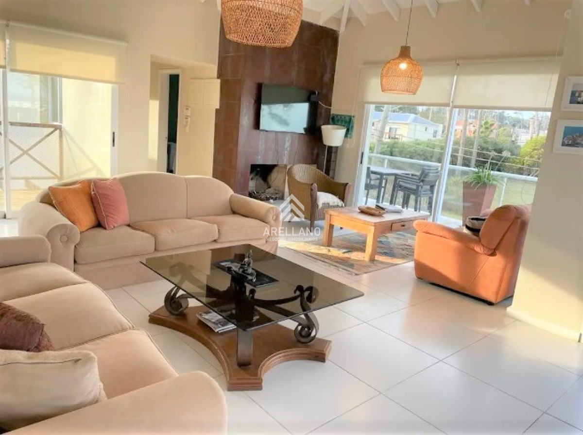 Casa ID.4581 - Excelente Casa de 6 Dormitorios y Piscina en Montoya, La Barra