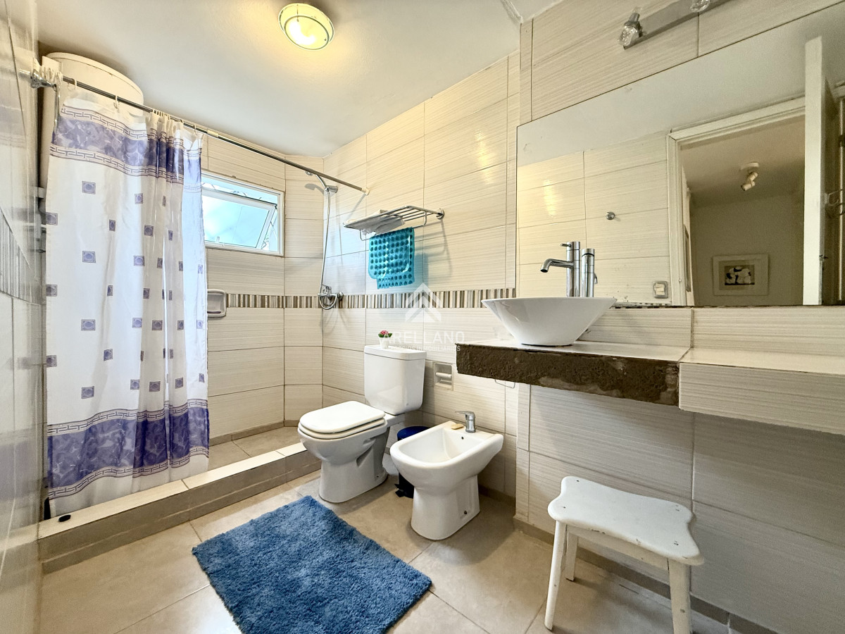 Casa ID.5680 - Alquiler temporal de casa de 3 dormitorios con gran parque en playa mansa, Punta del Este