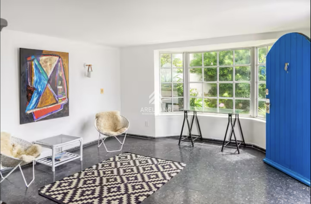Casa ID.6588 - Gran Casa en Venta sobre el Mar de 5 Dormitorios y Dependencia en Península, Punta del Este