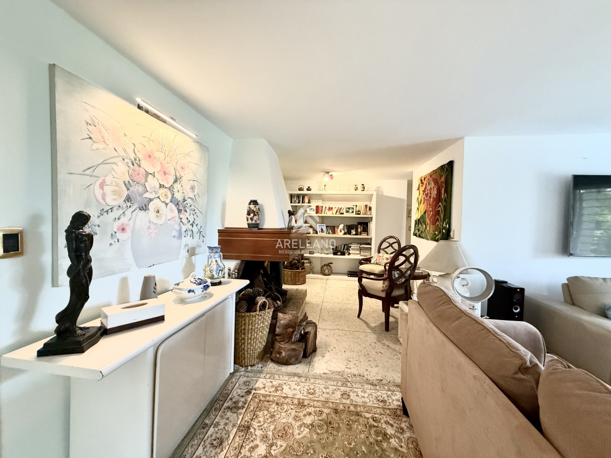 Casa ID.5680 - Alquiler temporal de casa de 3 dormitorios con gran parque en playa mansa, Punta del Este