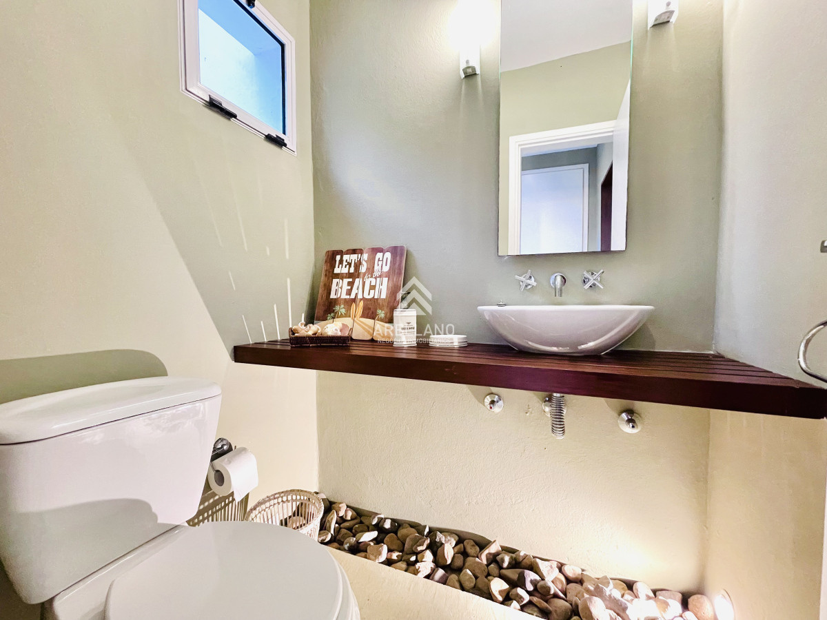 Casa ID.4880 - Excelente Casa de 5 Dormitorios en Manantiales, Punta del Este