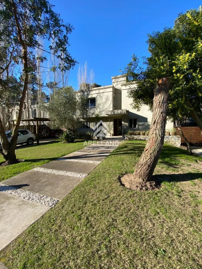 Casa ID.4267 - Venta y alquiler de maravillosa casa de 4 dormitorios en barrio privado, Playa Brava, Punta del Este