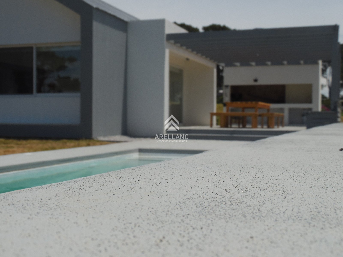 Casa ID.4879 - Excelente Casa de 5 Dormitorios en Barrio Privado Pinar del Faro, José Ignacio