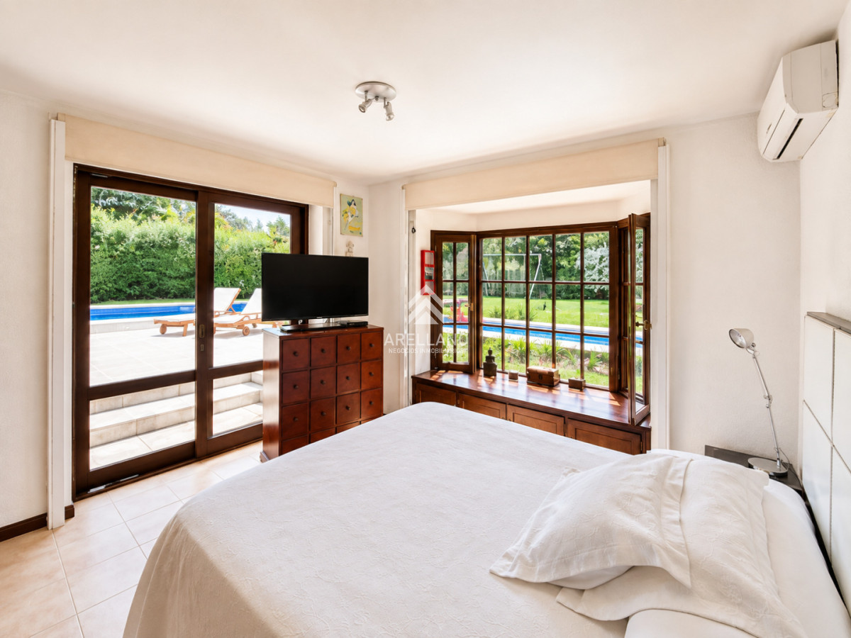 Casa ID.1298 - 5 Dormitorios y Piscina en Punta del Este - Lugano