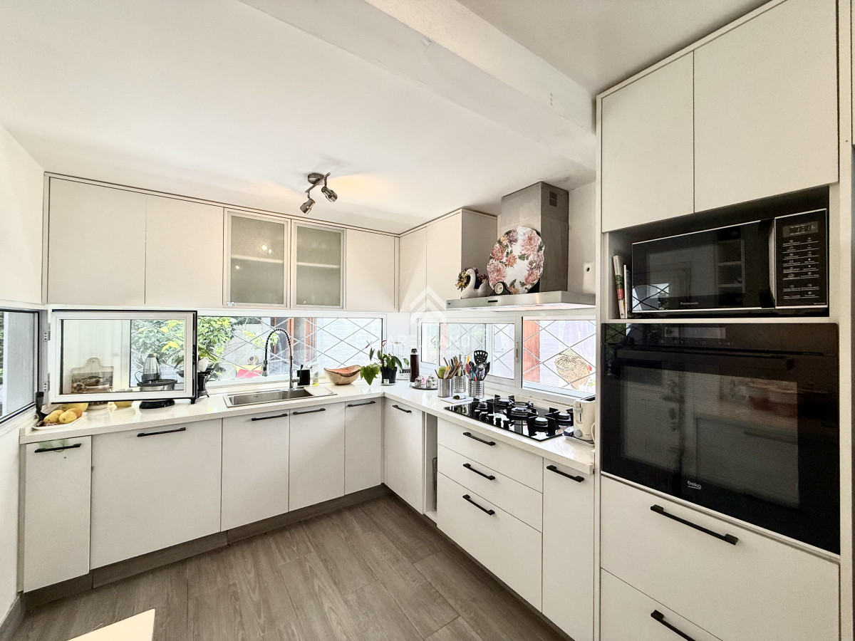 Casa ID.5680 - Alquiler temporal de casa de 3 dormitorios con gran parque en playa mansa, Punta del Este