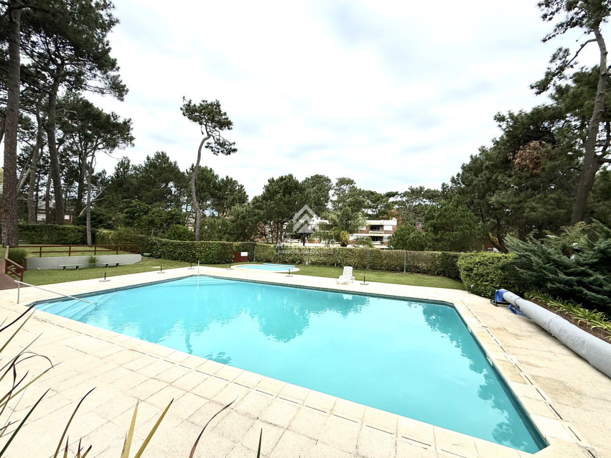Apartamento ID.6392 - Venta apartamento 4 dormitorios y amplia terraza con parrillero propio 