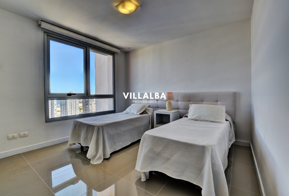 Apartamento ID.3836 - Venta de apartamento moderno de tres dormitorios súper bien ubicado entre playas Brava y Mansa