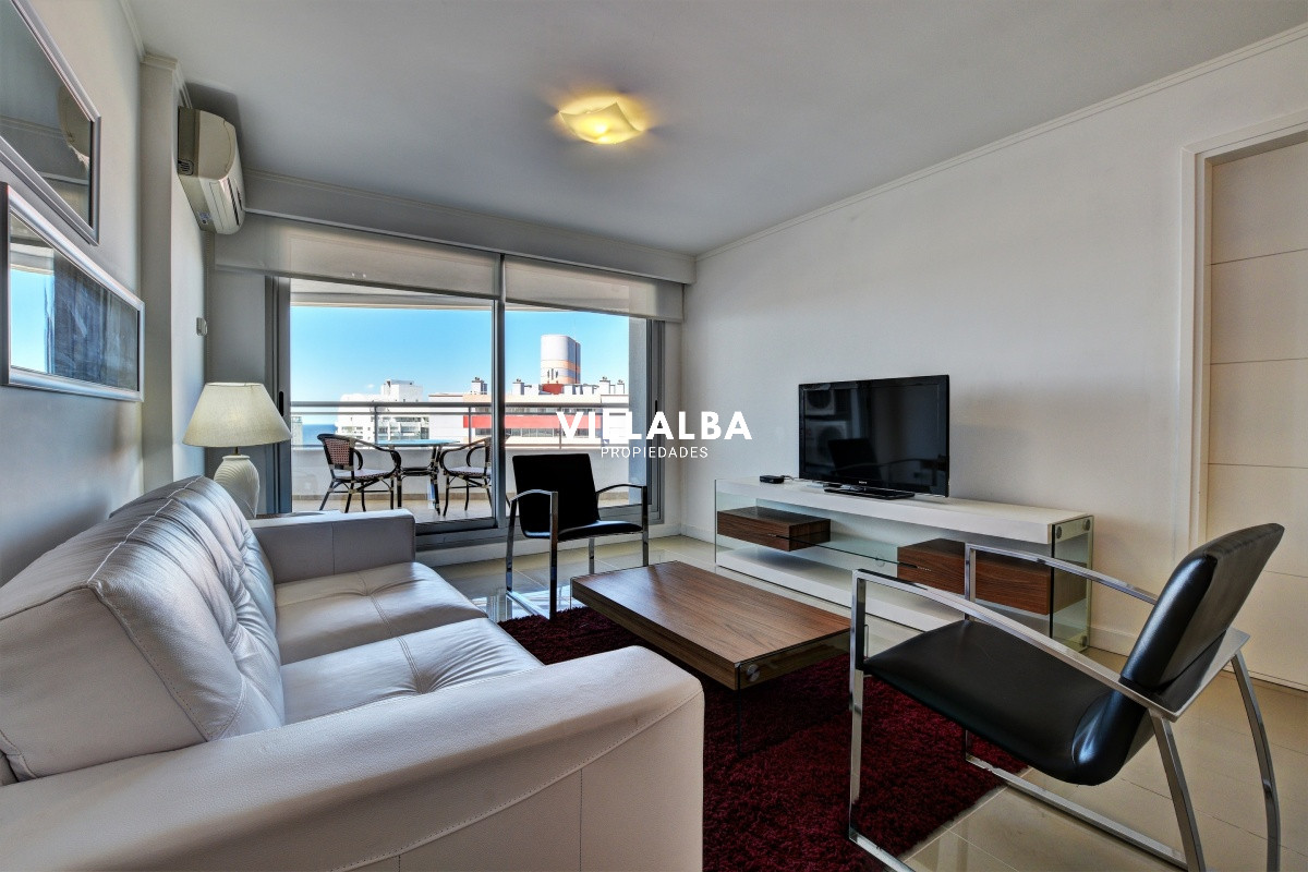 Apartamento ID.3836 - Venta de apartamento moderno de tres dormitorios súper bien ubicado entre playas Brava y Mansa