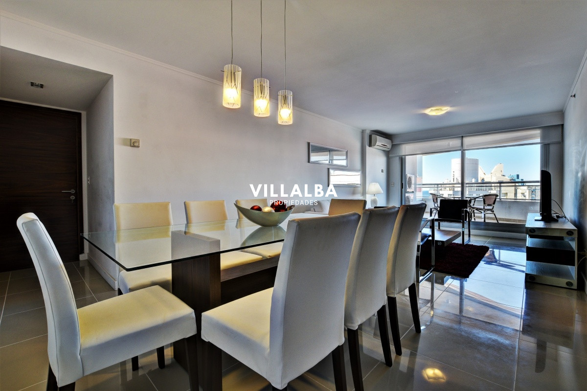 Apartamento ID.3836 - Venta de apartamento moderno de tres dormitorios súper bien ubicado entre playas Brava y Mansa