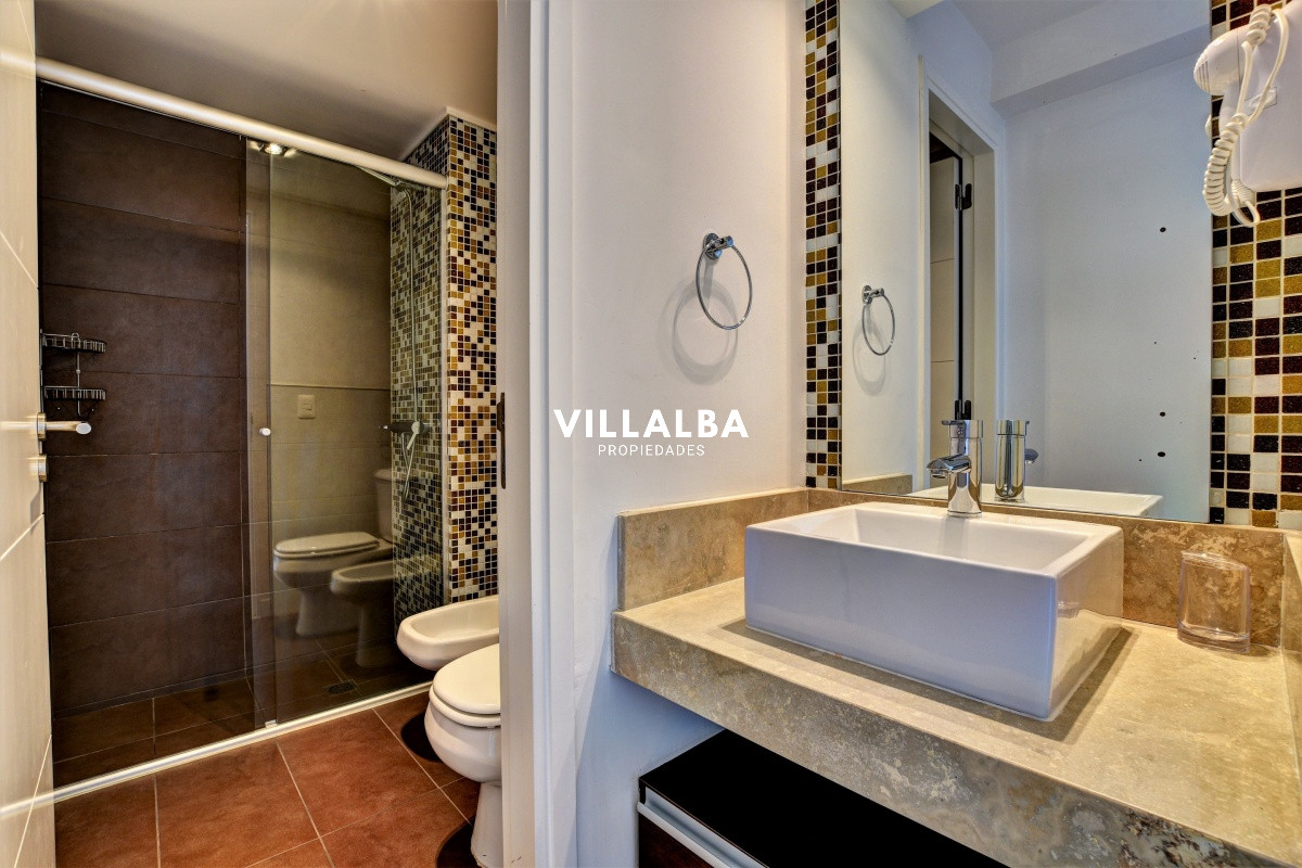 Apartamento ID.3836 - Venta de apartamento moderno de tres dormitorios súper bien ubicado entre playas Brava y Mansa