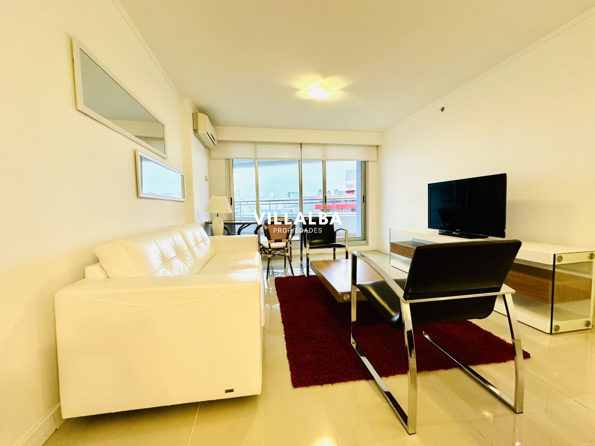Apartamento ID.3836 - Venta de apartamento moderno de tres dormitorios súper bien ubicado entre playas Brava y Mansa