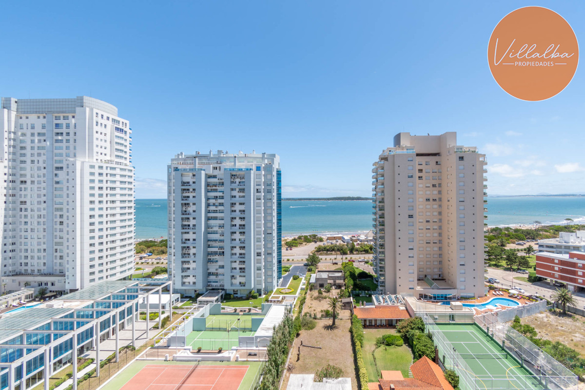 Apartamento ID.1497 - Venta de Excelente Apartamento de 3 Dormitorios con Vista al Mar, Playa Mansa, Punta del Este