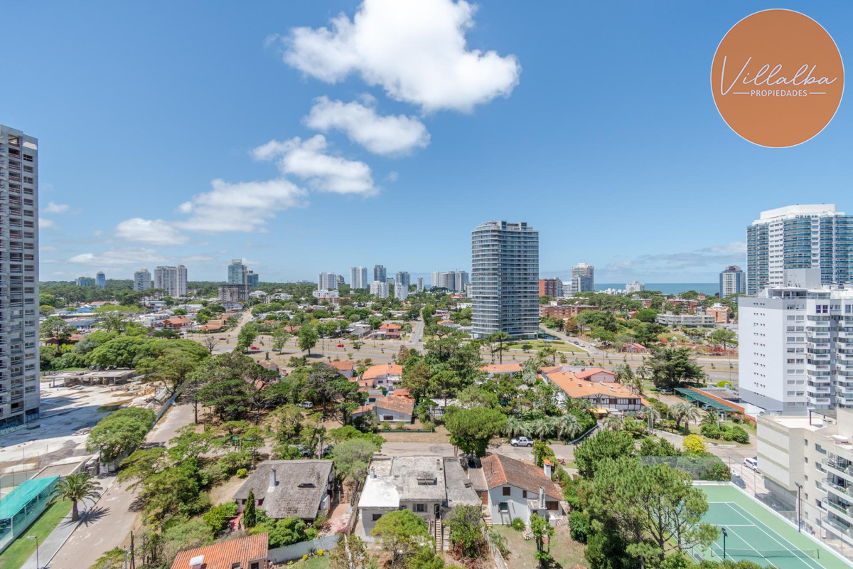 Apartamento ID.1497 - Venta de Excelente Apartamento de 3 Dormitorios con Vista al Mar, Playa Mansa, Punta del Este