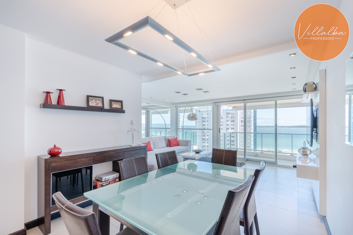 Apartamento ID.1497 - Venta de Excelente Apartamento de 3 Dormitorios con Vista al Mar, Playa Mansa, Punta del Este
