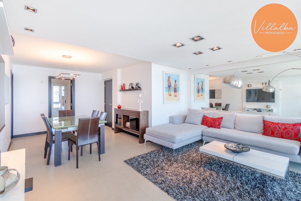 Apartamento ID.1497 - Venta de Excelente Apartamento de 3 Dormitorios con Vista al Mar, Playa Mansa, Punta del Este