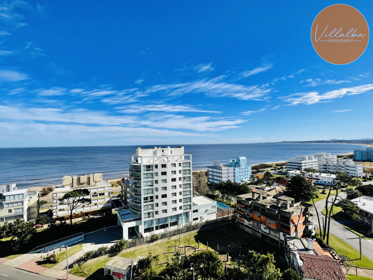 Apartamento ID.3059 - Apartamento de 3 Dormitorios en Playa Mansa con Vista al Mar