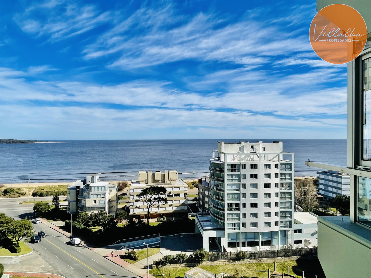 Apartamento ID.3059 - Apartamento de 3 Dormitorios en Playa Mansa con Vista al Mar